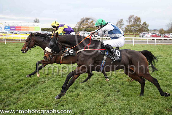 01st He Knows My Name and A Ring ( 12 , Purple, yellow triple diamond ) Trainer - R K Watson , Owner - Mrs C Watson