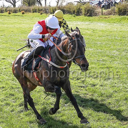 CORELLA CREEK and B O'Neill ( 7 , RED,yellow diamond; white sleeves; white cap ) Trainer: D.M. Christie , Owner : David Andrew Kells