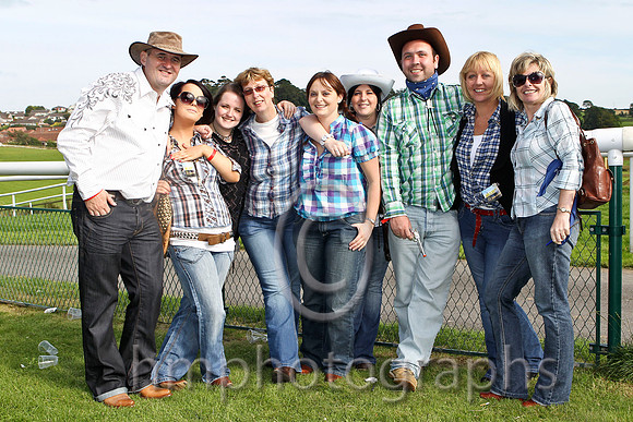 Michael Vance, Chloe Chambers, Gemma Sandford, Kathy McNeill, Jillian Marshall, Sharon Murdock, Phil White, Brenda McGolvier, Dot Gill - Ladbrookes Newtownards - FT8E3133-e2