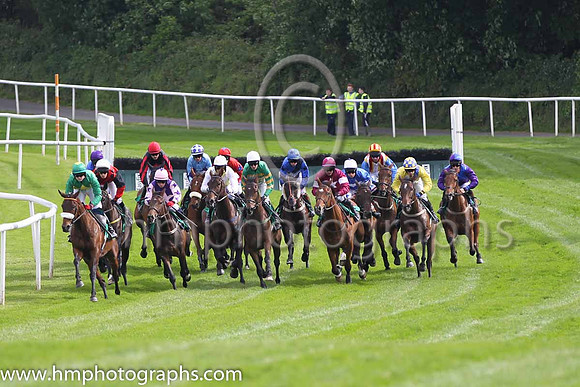 Race 1 at Downpatrick - FT8E7484-27