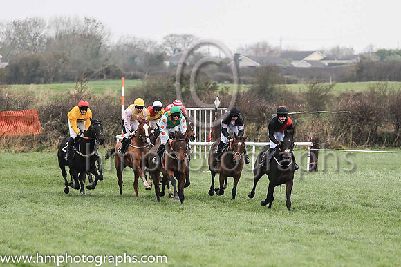 01st ALLBARONE and R James ( 22 , EMERALD GREEN,orange spots; white sleeves,orange spots; emerald green cap ) Trainer: Donnchadh Doyle , Owner : Syndicate Monbeg