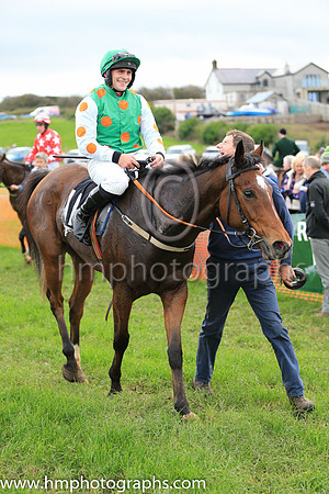 01st LONE ROCKET and R James ( 11 , EMERALD GREEN,orange spots; white sleeves,orange spots; emerald green cap ) Trainer: Donnchadh Doyle,, Owner : Syndicate Monbeg