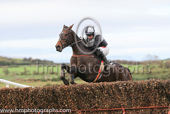 01st GETAMAN and Derek O'Connor ( 2 ,Antrim (H) - BLACK  WHITE QTD; black  white hlvd sleeves; white cap ) Trainer: Colin S. McKeever , Owner : W.W. Dennison