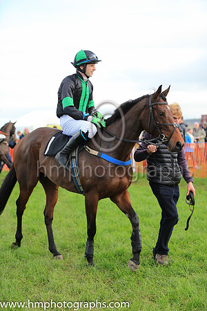 01st DRUMNAGREAGH and B G Crawford ( 1 , BLACK,green stripe; black sleeves,green armlet; black  green qtd cap ) Trainer: S.R.B. Crawford , Owner : Alastair McKay