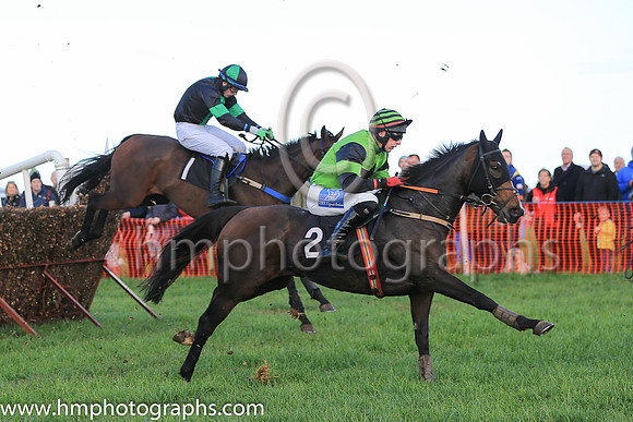01st DRUMNAGREAGH and B G Crawford ( 1 , BLACK,green stripe; black sleeves,green armlet; black  green qtd cap ) Trainer: S.R.B. Crawford , Owner : Alastair McKay