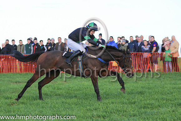 01st DRUMNAGREAGH and B G Crawford ( 1 , BLACK,green stripe; black sleeves,green armlet; black  green qtd cap ) Trainer: S.R.B. Crawford , Owner : Alastair McKay