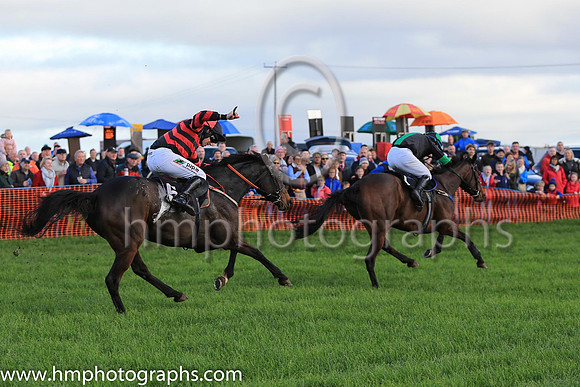 01st DRUMNAGREAGH and B G Crawford ( 1 , BLACK,green stripe; black sleeves,green armlet; black  green qtd cap ) Trainer: S.R.B. Crawford , Owner : Alastair McKay
