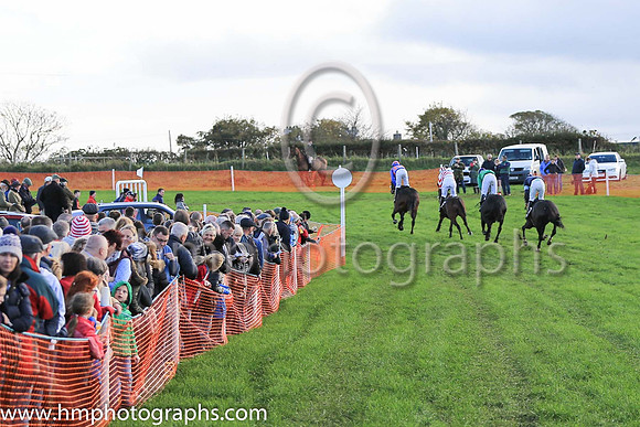 01st MR BOSS MAN and L McGuinness ( 6 , WHITE,red chevrons; white sleeves,red chevrons; white  red striped cap ) Trainer: Nigel Slevin , Owner : Slevin, Camillus