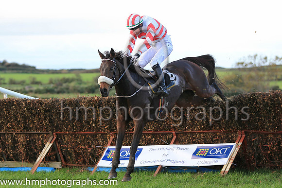 01st MR BOSS MAN and L McGuinness ( 6 , WHITE,red chevrons; white sleeves,red chevrons; white  red striped cap ) Trainer: Nigel Slevin , Owner : Slevin, Camillus