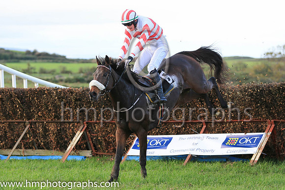 01st MR BOSS MAN and L McGuinness ( 6 , WHITE,red chevrons; white sleeves,red chevrons; white  red striped cap ) Trainer: Nigel Slevin , Owner : Slevin, Camillus