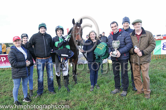 01st DRUMNAGREAGH and B G Crawford ( 1 , BLACK,green stripe; black sleeves,green armlet; black  green qtd cap ) Trainer: S.R.B. Crawford , Owner : Alastair McKay