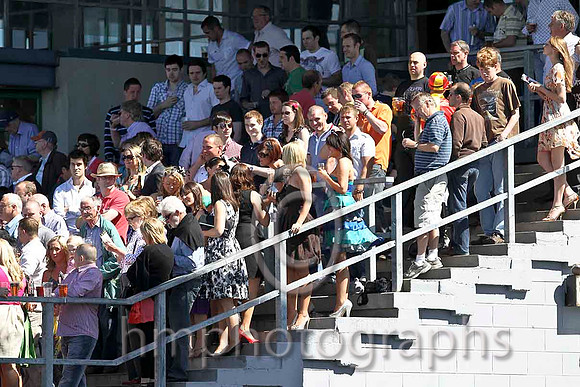Spectators! - FT8E1238-e