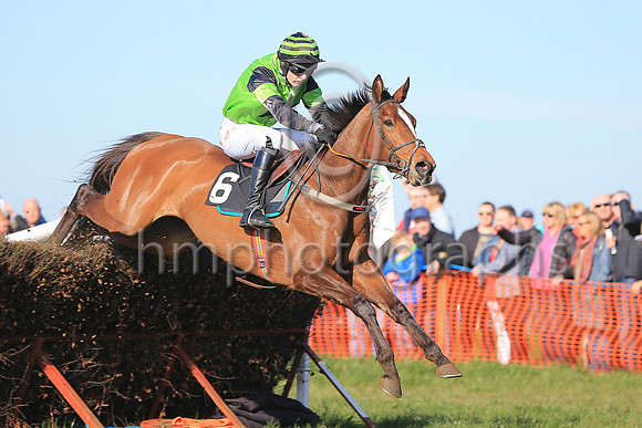 01st GLENMONA and M J O'Hare ( 6 , LIGHT GREEN,black star; black sleeves,light green armlet; black  light green hooped cap ) Trainer: Gerald Quinn , Owner : McKay, Kieran