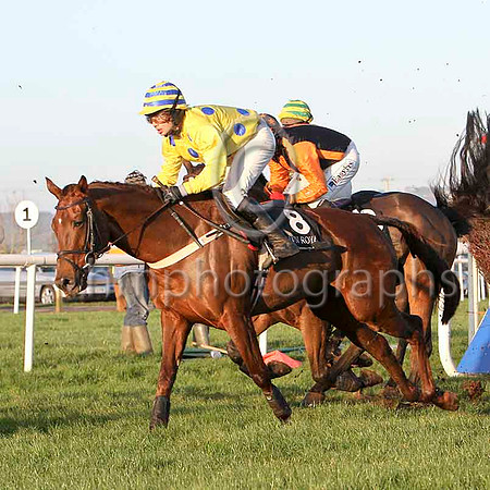 Equation (8) - PU, Jockey A P Crowe & Inverglen 3rd , Jockey D J Condon - FT8E7202-e2
