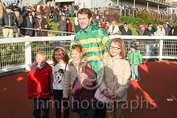 01 - AP McCoy WKD Hurdle - CU2D9033-2