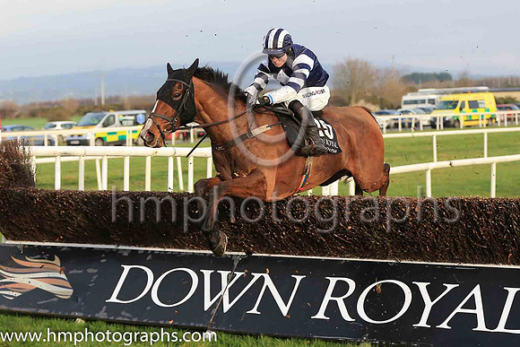 03rd Snugsborough Hall and D F O'Regan ( 10 , dark blue, white diamond ) Trainer - L P Cusack , Owner - Rising Sun Partnership