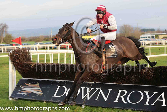 07th Sir Ector and Mr H D Dunne 5 ( 9 , maroon, white star ) Trainer - J J Lambe , Owner - Mrs L Carr