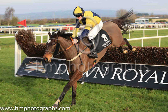 08th Play The Part and S G McDermott ( 8 , dark blue and yellow qtrd ) Trainer - W M Roper , Owner - P E I Newell