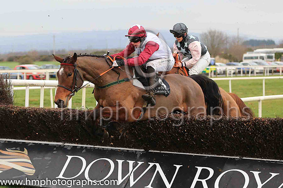 07th Milanesque and P D Kennedy ( 4 , white. Maroon star ) Trainer - P E Collins , Owner - John M Higgins