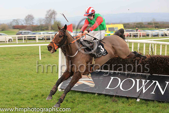 10th Bective Cave and A W Short 3 ( 3 , emerald, green, red sleeves ) Trainer - Matthew J Smith , Owner - Mrs M Keating