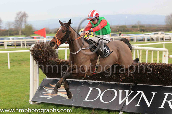 10th Bective Cave and A W Short 3 ( 3 , emerald, green, red sleeves ) Trainer - Matthew J Smith , Owner - Mrs M Keating