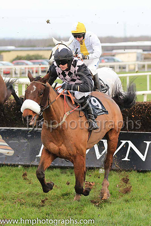 pu Puff My Pistons and Mr C M Smith 5 ( 9 , black and pink diamonds ) Trainer - J H Black , Owner - Daniel Anthony Fitzsimmons