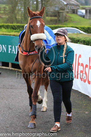 06th Klassy Kay and Gavin Peter Brouder 4 ( 12 , white, emerald green sash ) Trainer - D A McLoughlin , Owner - Syndi 101 Partnership