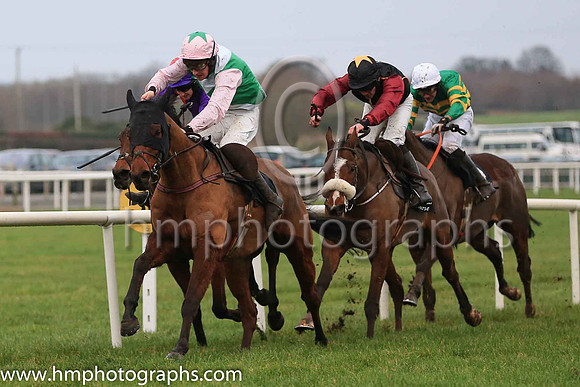 03rd Back To Bataan and S D Torrens 4 ( 2 , black, yellow seams ) Trainer - M Torrens , Owner - Ms Anne Torrens