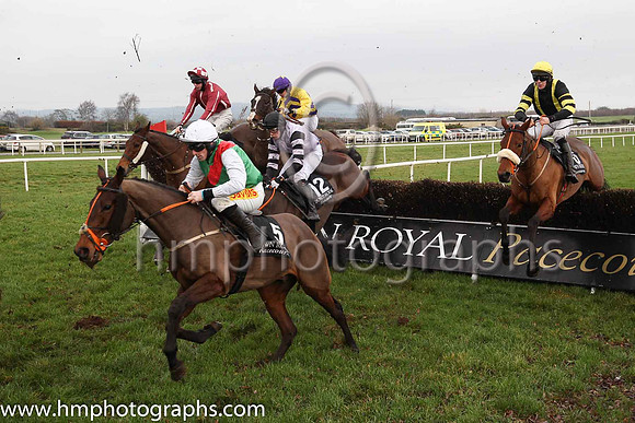 pu Shaluna and Mr H D Dunne 5 ( 6 , black, yellow braces ) Trainer - J J Hanlon , Owner - Miss Rachel O?Neill