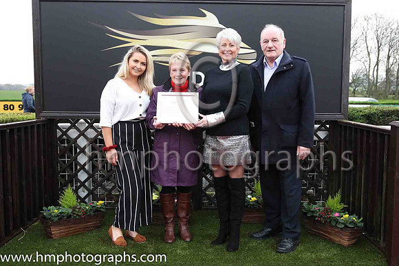 01st Allduckornodinner and G N Fox ( 11 , yellow, light green sash ) Trainer - G P Cromwell , Owner - Mrs Una Sweeney