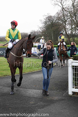 02nd Sizing Coal and Mr M J O?Hare 3 ( 1 , emerald green, yellow chevron ) Trainer - J T R Dreaper , Owner - Ann  Alan Potts Limited