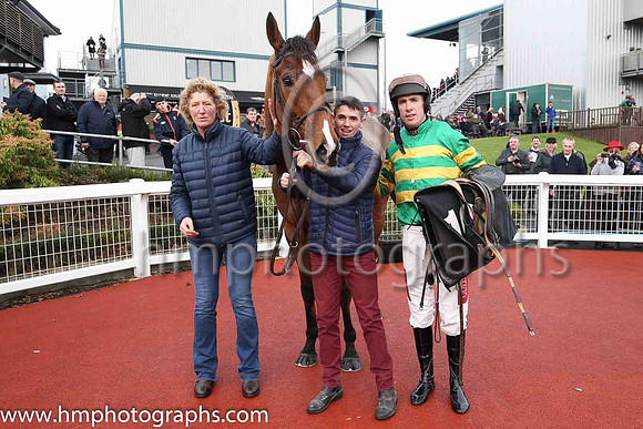 01st Stand Up And Fight and Mr D O'Connor ( 10 , orange and green hoops ) Trainer - E Bolger , Owner - John P McManus