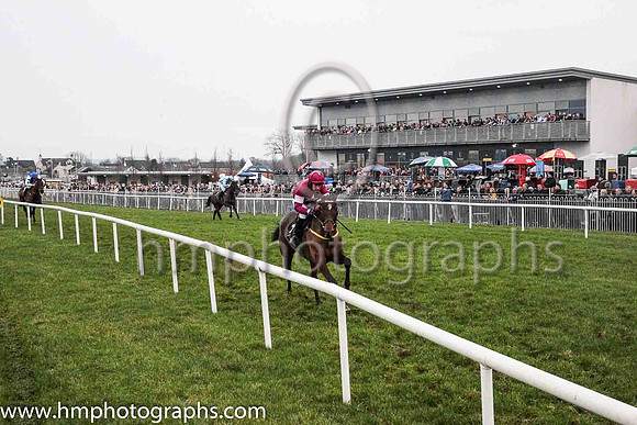 01st Valdieu and Mr M J O'Hare 3 ( 7 , maroon, white star,maroon cap ) Trainer - N Meade , Owner - Gigginstown House Stud