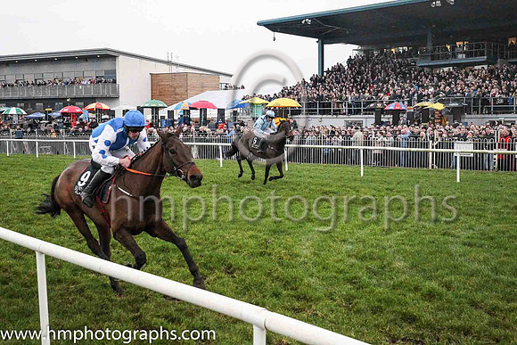 02nd Braeside and Mr B O'Neill ( 9 , royal blue, white seams ) Trainer - G Elliott , Owner - KTDA Consultancy Limited