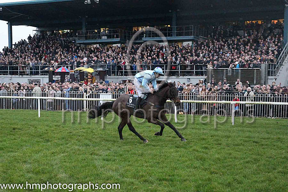 03rd Shaws Bridge and Mr B G Crawford 7 ( 6 , light blue, dark blue seams ) Trainer - S R B Crawford , Owner - S R B Crawford
