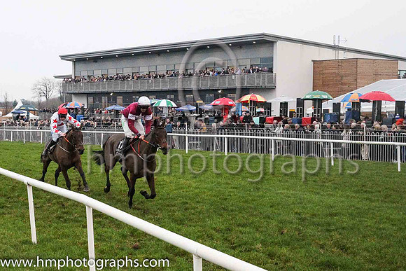 04th Punitive and Mr D G Lavery 3 ( 11 , maroon, white star, white cap ) Trainer - H De Bromhead , Owner - Gigginstown House Stud