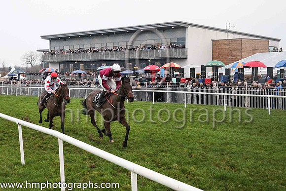 04th Punitive and Mr D G Lavery 3 ( 11 , maroon, white star, white cap ) Trainer - H De Bromhead , Owner - Gigginstown House Stud