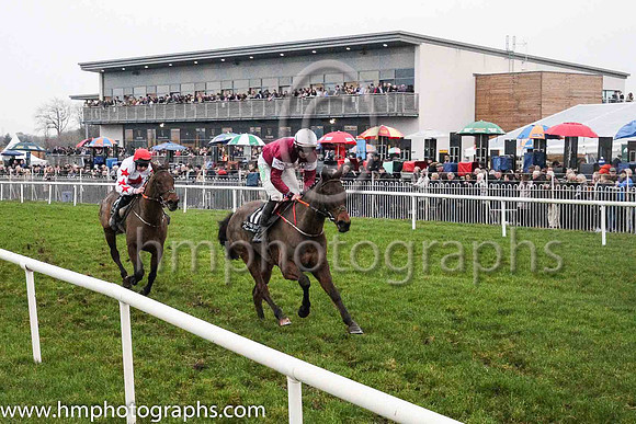 04th Punitive and Mr D G Lavery 3 ( 11 , maroon, white star, white cap ) Trainer - H De Bromhead , Owner - Gigginstown House Stud