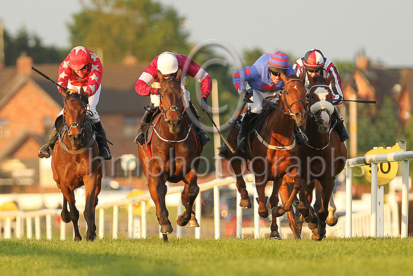 01st Moratorium and Ms L O'Neill 3 ( 6 , maroon, white star,white cap ) Trainer - G Elliott , Owner - Gigginstown House Stud