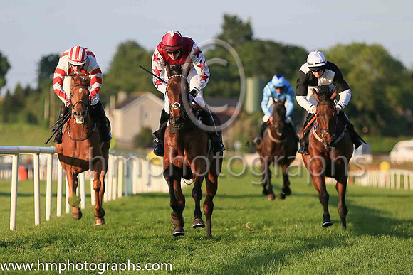 06th Single Edition and C.P. Millar(7) (2 ,red and white chevrons ), Trainer:Nigel Thomas Slevin , Owner:Camillus Slevin