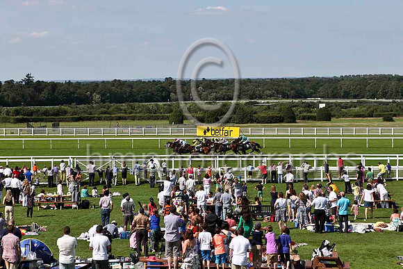 R3 - Nassau Storm & Jim Crowley - Winner (4, dark blue & yellow stripes) - IMG_9921-e