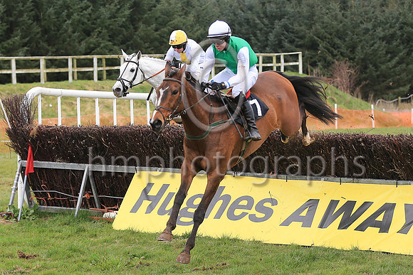 01st MILAN FLYER and PG McGuigan ( 7 , EMERALD GREEN; white sleeves; white cap ) Trainer: Gary McGill , Owner : Oran McGill