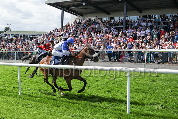 01st Typical Thomas (9 , blue, white diabolo ) Jockey: Peter Smithers7 , Trainer: James Andrew Fahey