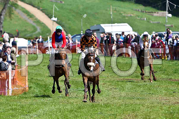 Mister Philson , winner, Jockey Derek O'Connor - FT8E2009-e