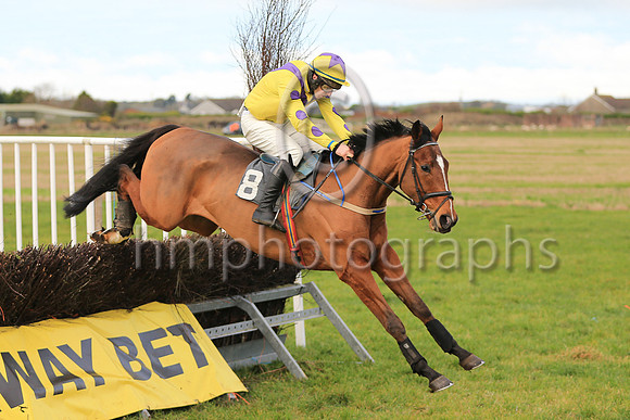 01st RAINBOW BRIDGE (GB) and B G Crawford ( 8 , YELLOW,purple chevron; yellow sleeves,purple spots; yellow cap,purple star ) Trainer: S.R.B. Crawford,, Owner : Denise Bailey