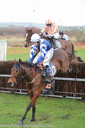 Fell SECOND LIEUTENANT and J W Bannon ( 13 , DARK BLUE,white chevron; dark blue sleeves,white chevrons; white cap ) Trainer: Colin Bowe , Owner : Mary F. Fitzpatrick