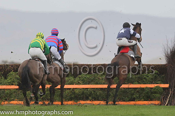01st ACHY BREAKY HEART and H D Dunne ( 3 , DARK BLUE,white star; white sleeves,dark blue armlet; black cap ) Trainer: Shane C. Byrne , Owner : Shane C. Byrne