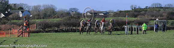 The start of the Dennison Commercials P2P race at Kirkistown