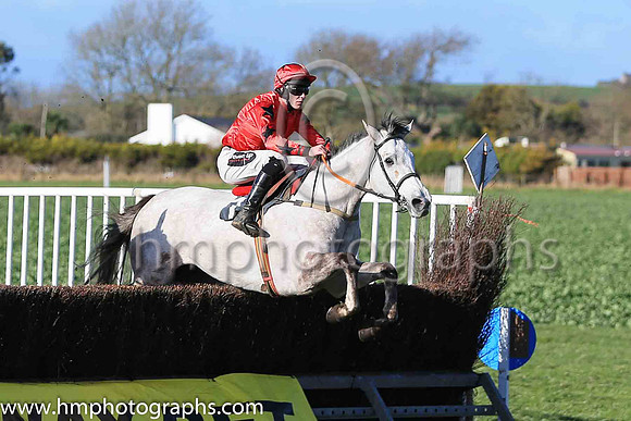 OHZARK (GB) and H D Dunne ( 7 , RED; red sleeves,black stars; red cap,black star ) Trainer: Liam Kenny,, Owner : Dunne, Harley D.