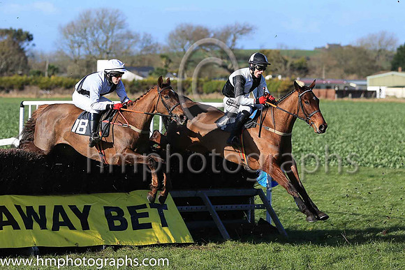 BRAYHILL and R P Quinlan ( 4 ,Antrim (H) - BLACK  WHITE QTD; black  white hlvd sleeves; white cap ) Trainer: Colin S. McKeever,, Owner : W.W. Dennison